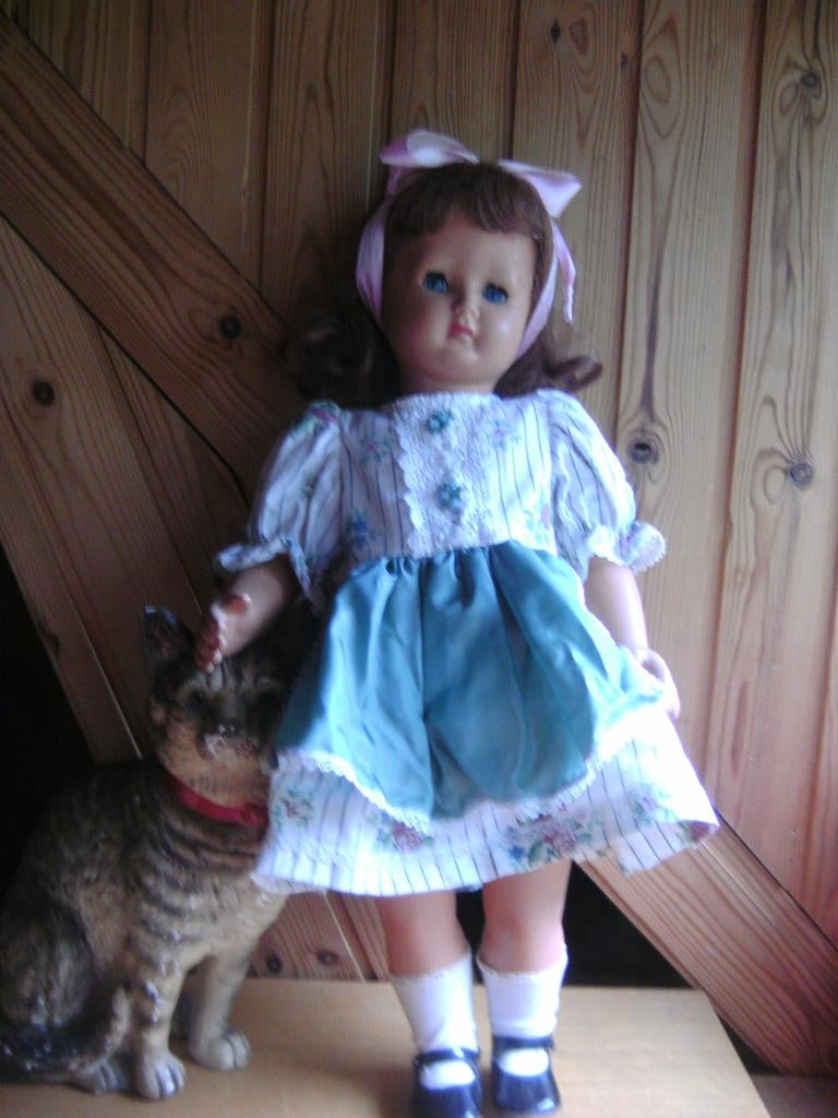 pop rode pruik blauwe knipperogen mamastem zwarte lakschoen, Verzenden, Gebruikt, Pop