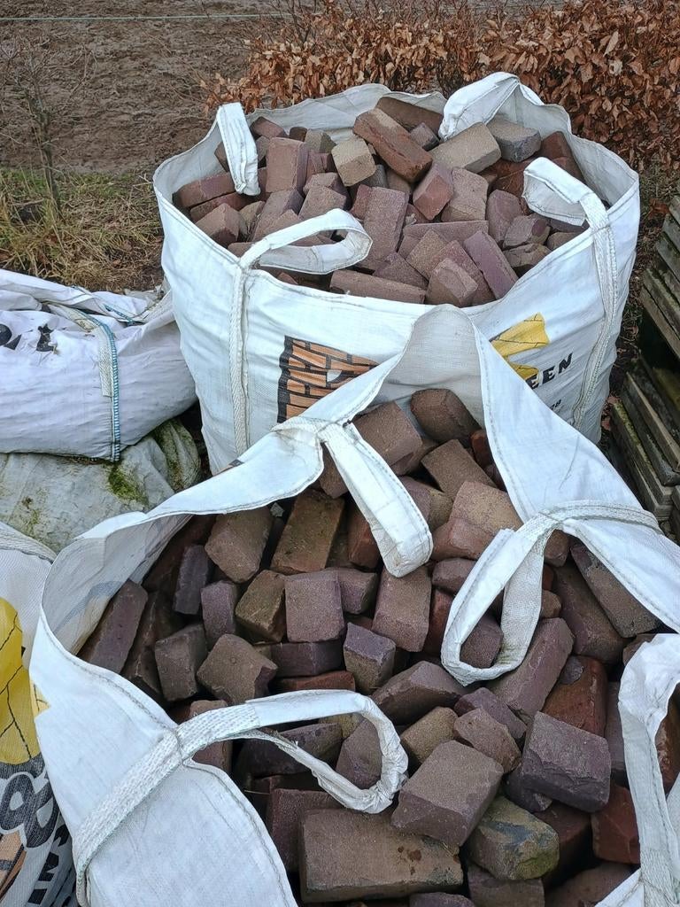 Oude waaltjes rood paars in bigbags 18 m2, Tuin en Terras, Tegels en Klinkers, Ophalen