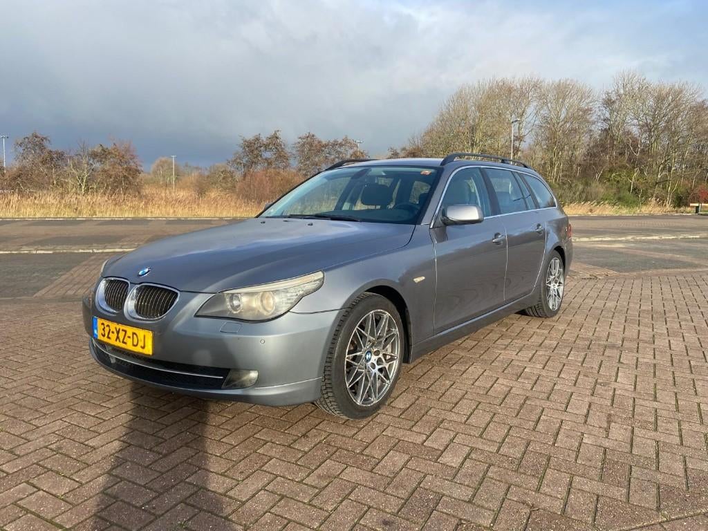 BMW 5-Serie E61 523 LCI Touring AUT 2007 Grijs, Achterwielaandrijving, Zwart, Parkeersensor, Origineel Nederlands