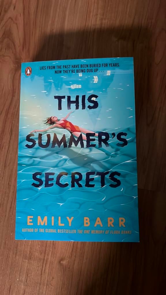 Emily Barr - This Summer's Secrets, Ophalen of Verzenden, Zo goed als nieuw, Emily Barr
