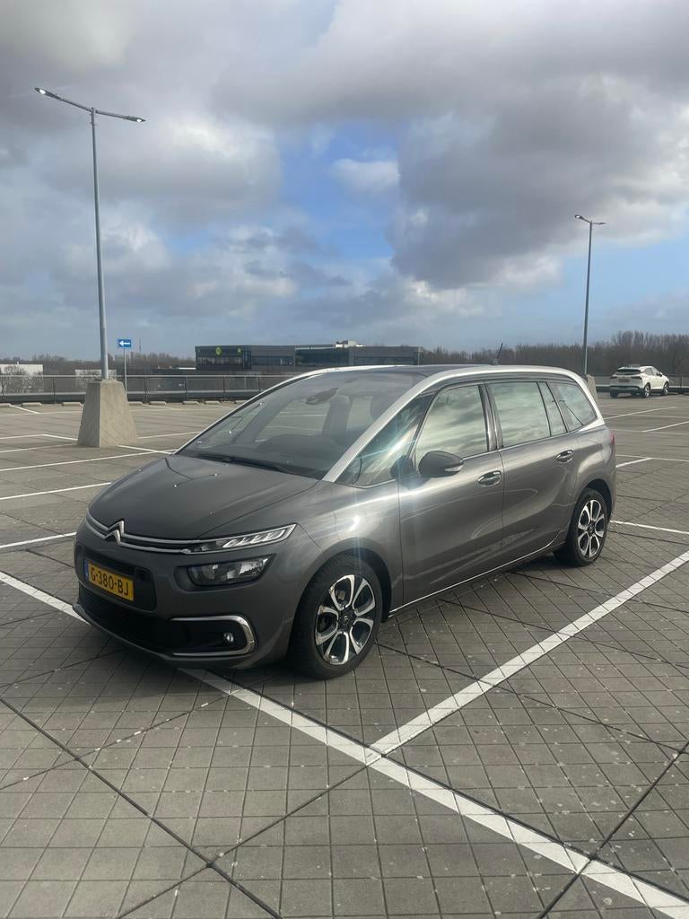 Citroën C4 1.2 Puretech 7 persoons 130pk S&S Eat8 2019 Grijs, Voorwielaandrijving, 1199 cc, 7 stoelen, Origineel Nederlands