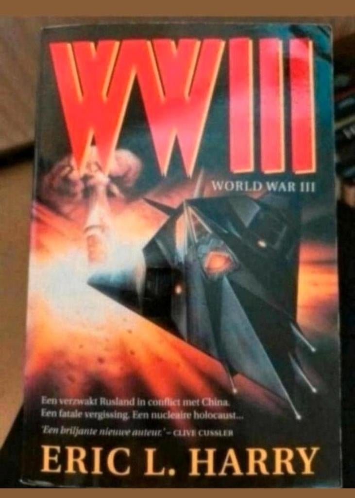 WWIII - Eric L. Harry, Ophalen of Verzenden, Zo goed als nieuw, Eric L. Harry, Nederland