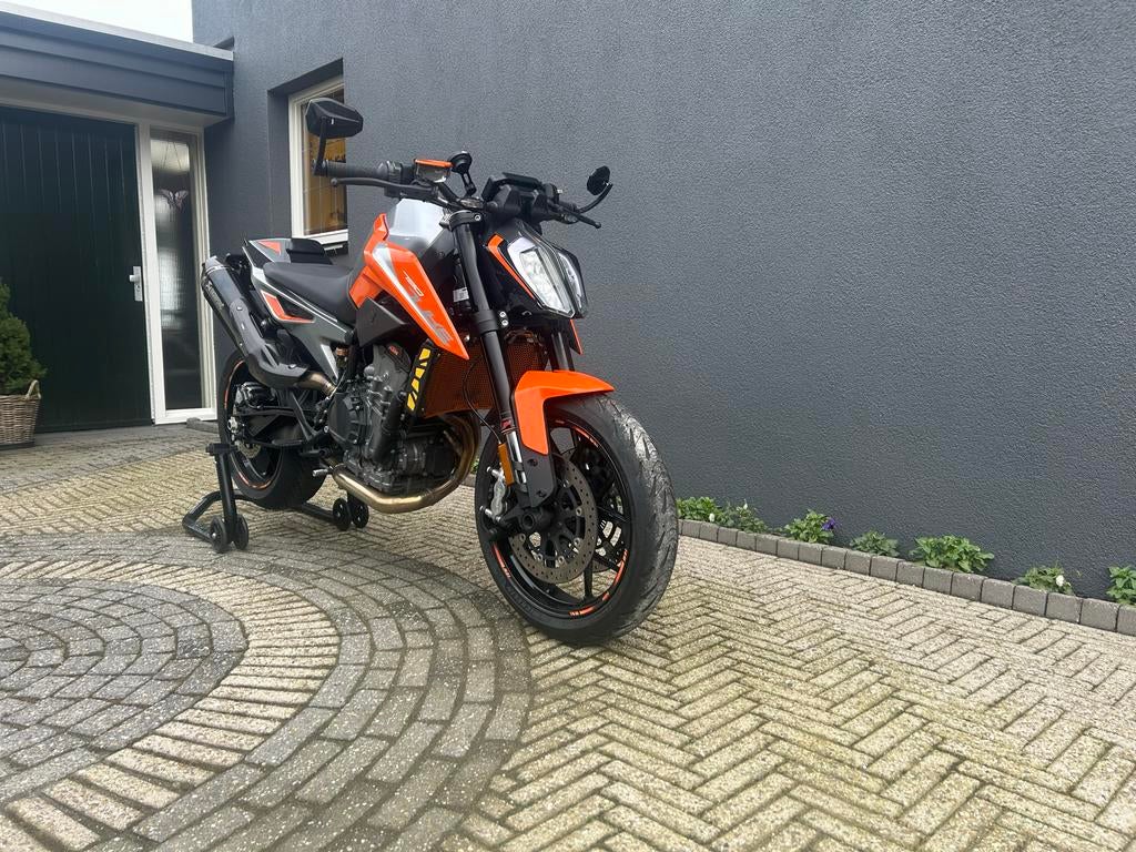 KTM Duke 790 Track & Tech Pack