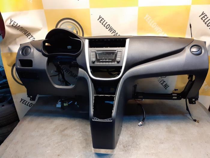 Dashboard van een Suzuki Celerio, Gebruikt, -, -, Ophalen of Verzenden
