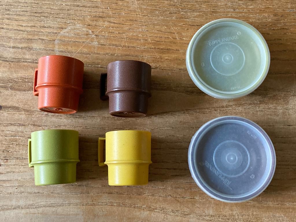 Tupperware tuppertoys kinderbekertjes kinderserviesje, Ophalen of Verzenden, Gebruikt, Groen, Beker of Kan