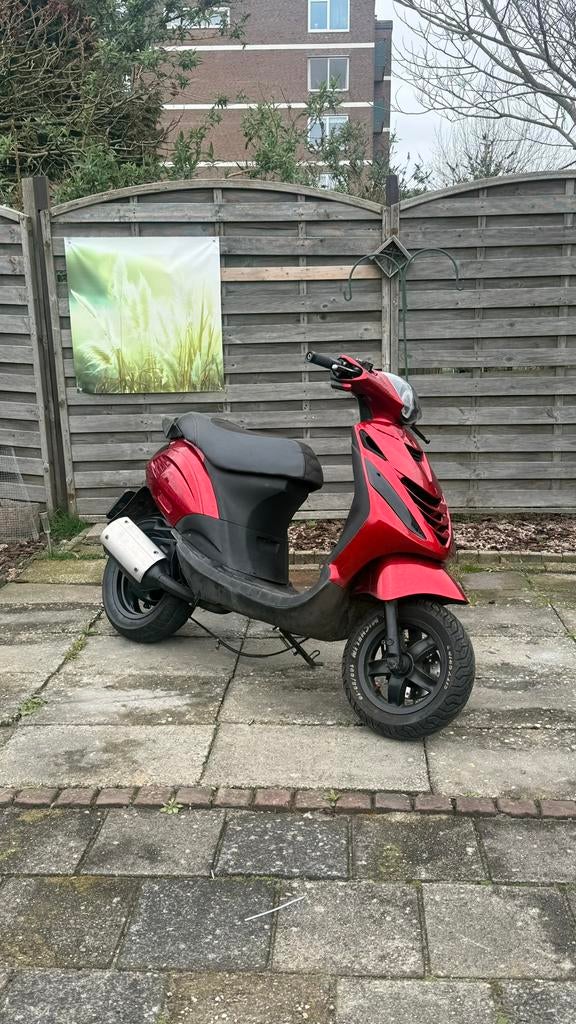 Piaggio Zip 125cc, Fietsen en Brommers, Scooters | Piaggio, Ophalen of Verzenden, Zo goed als nieuw, Benzine, Zip