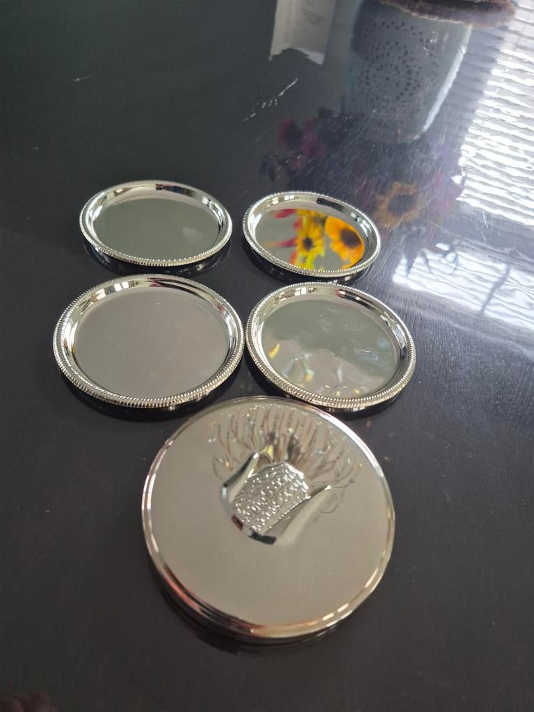 Set van 4 zilverkleurige onderzetters in een mooi doosje, Ophalen of Verzenden, Huis en Inrichting