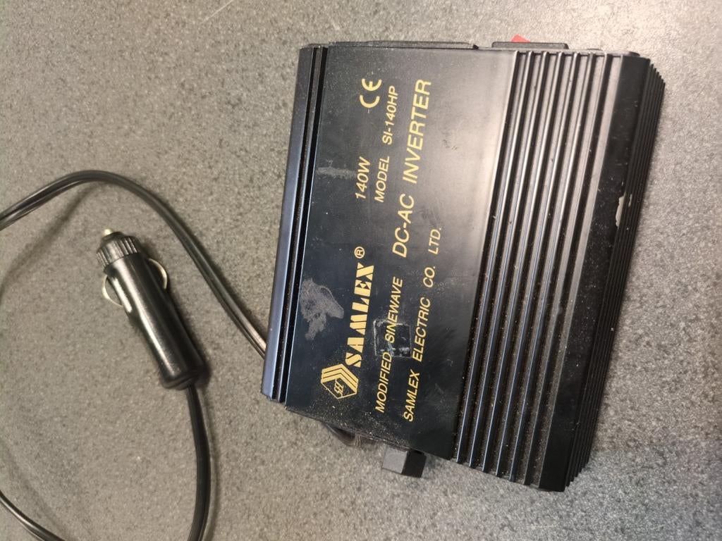 Samlex 140W DC-AC Omvormer - Auto Inverter 12V naar 230V, Auto diversen, Auto-accessoires, Ophalen of Verzenden, Gebruikt