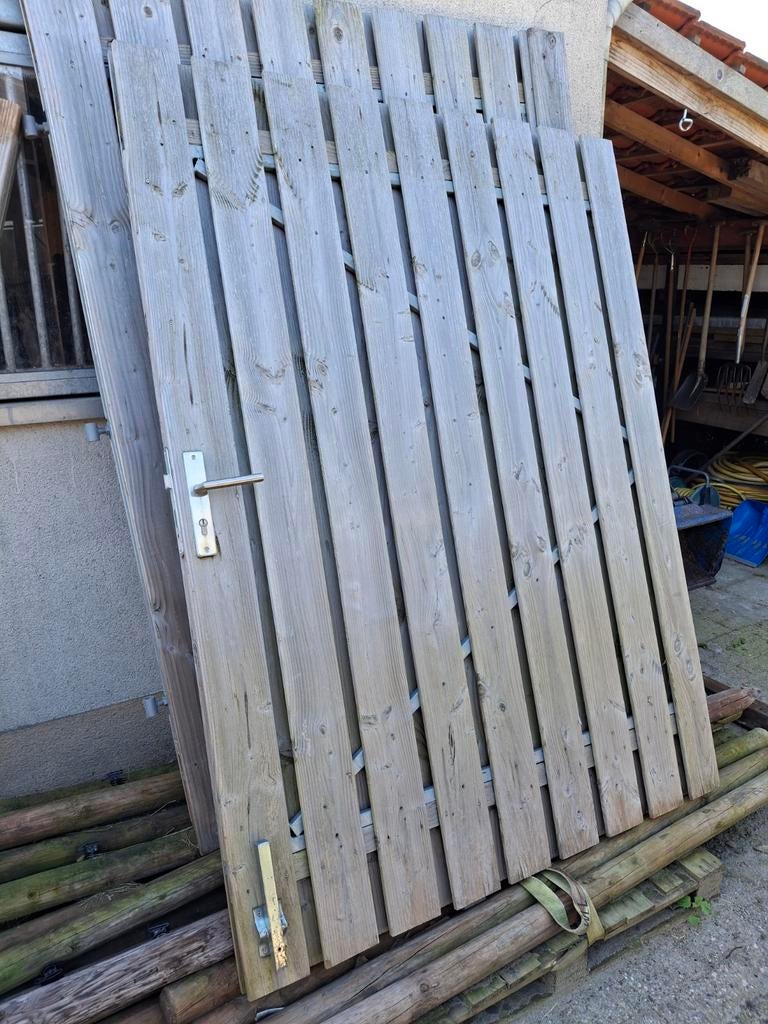 2x 1,50 m Dubbele houten poort in goede staat, Ophalen, Minder dan 3 meter, Hout, 1 tot 2 meter