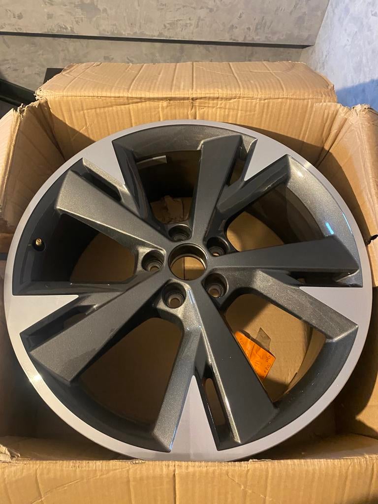 1x audi e-tron velg, Auto-onderdelen, Banden en Velgen, Ophalen of Verzenden, Zomerbanden, Velg(en)