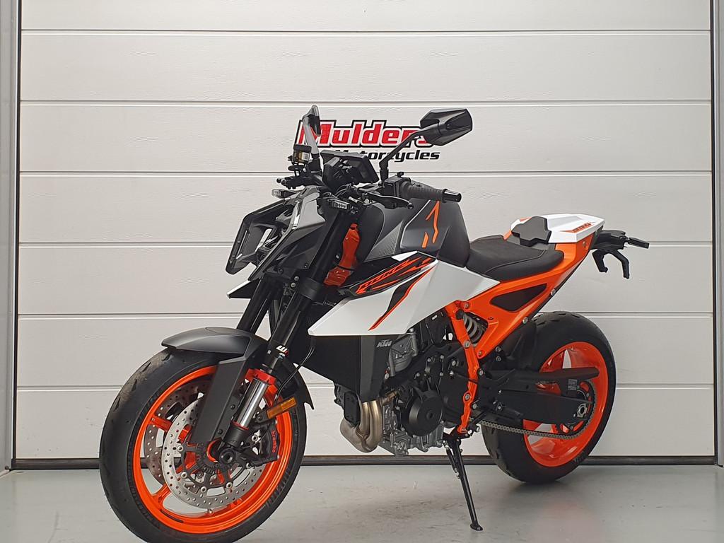 KTM 990 DUKE R (bj 2026), KTM, Bedrijf, Sluisweg 20
6581 KA  Malden, NL, Info@KTM.nl