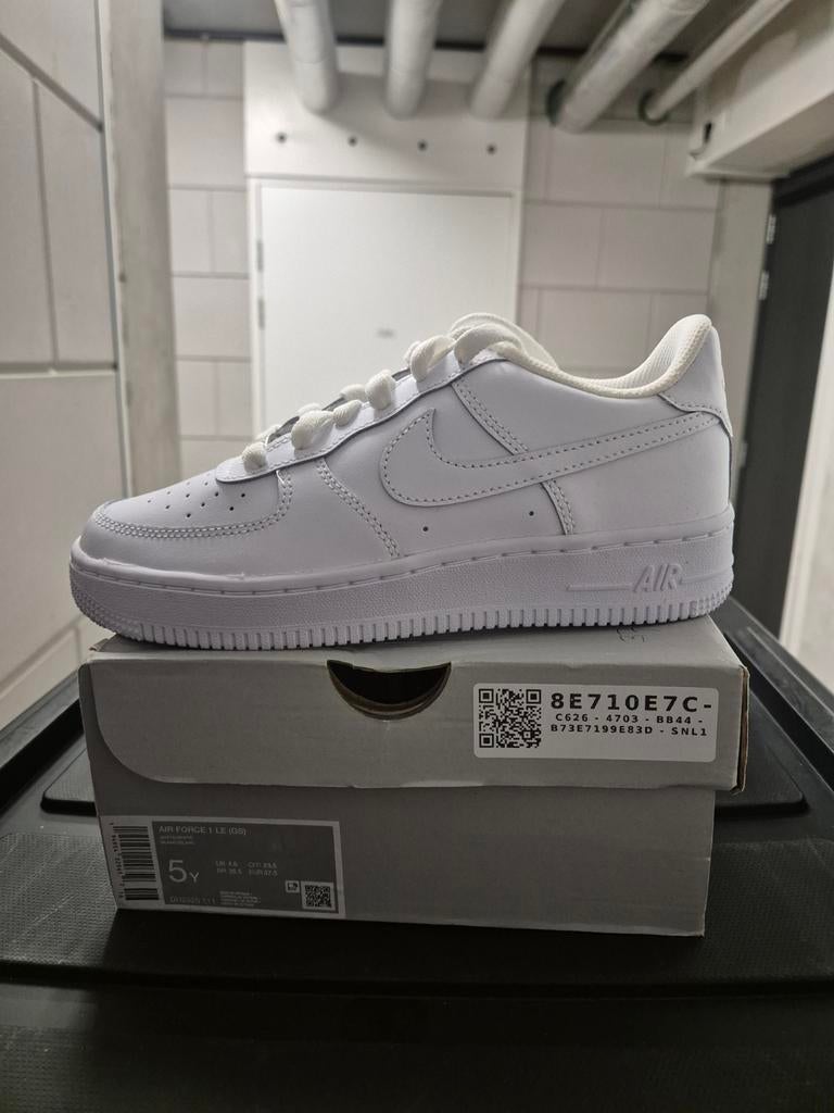 Nieuwe originele Nike Air Force 1 Low (GS) - Wit, Jongen of Meisje, Schoenen, Nieuw, Ophalen of Verzenden