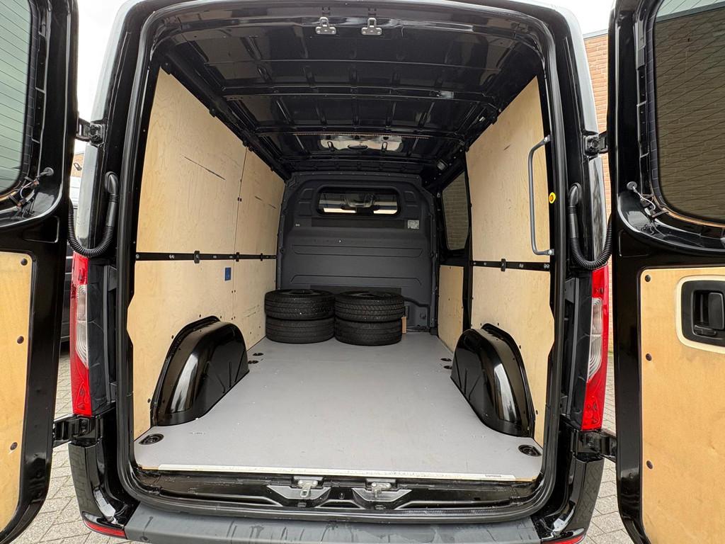 Mercedes-Benz Sprinter 214CDI 143PK M-Bux / Carplay / Euro6, Stof, Gebruikt, 2020 kg, Zwart