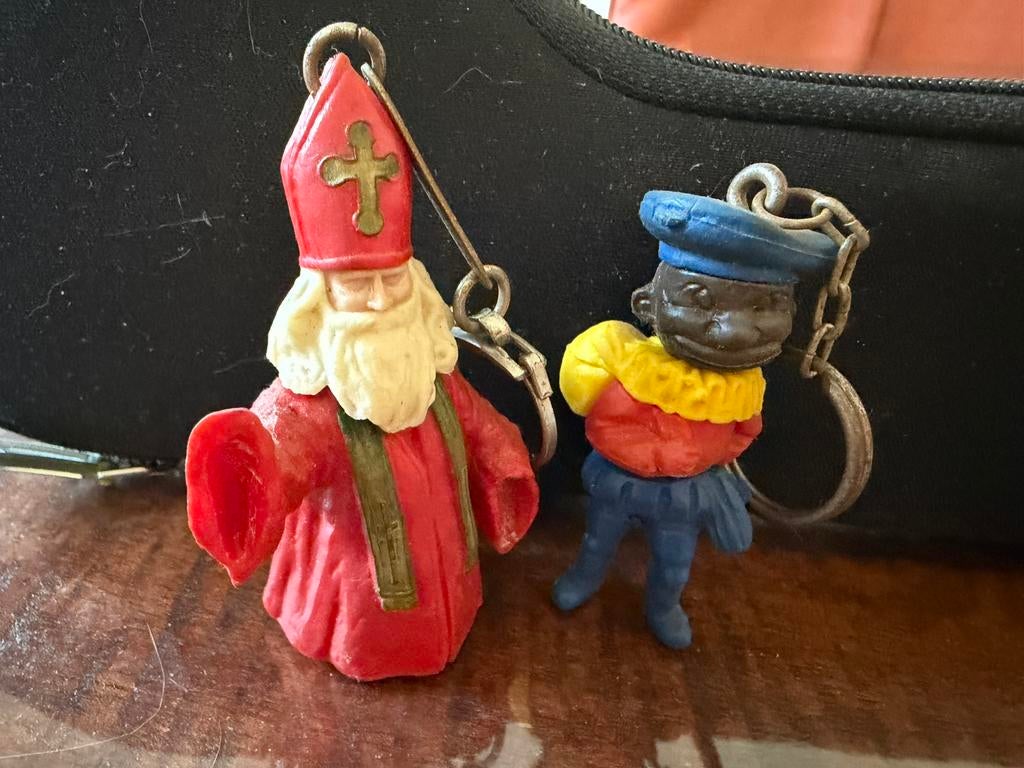 Nostalgie en zeldzaam:Sleutelhanger Sint en Zwarte Piet 1970, Verzenden, Gebruikt, Knuffel of Figuurtje