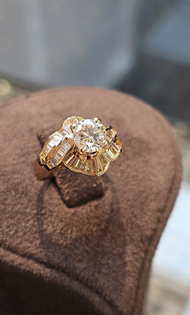 Prachtige Diamant ring 2ct, Ophalen of Verzenden, 17 tot 18, Dame, Goud