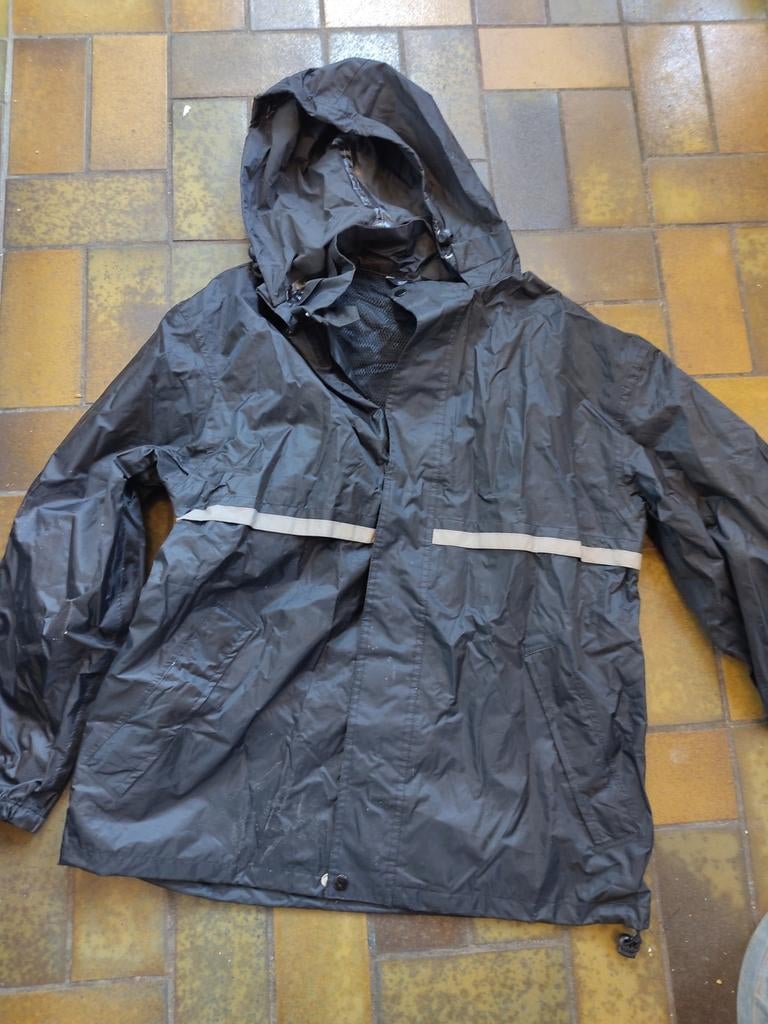 Volwassen regenjas maat s zwart, Ophalen, Zo goed als nieuw, Regenjas, Dames