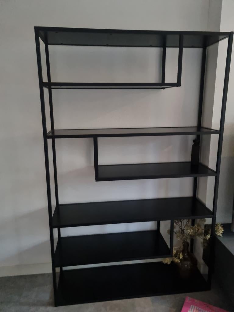 Karwei wandrek / stalen kast - Gebruikt maar in goede staat, Met plank(en), 100 tot 150 cm, Ophalen of Verzenden, Zo goed als nieuw