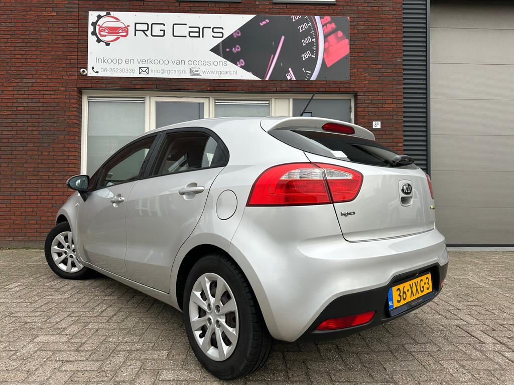 Kia Rio 1.2 CVVT Comfort Pack / Navi / Camera / Airco / 5DRS, Auto's, Euro 5, 4 cilinders, Met garantie (alle), Origineel Nederlands