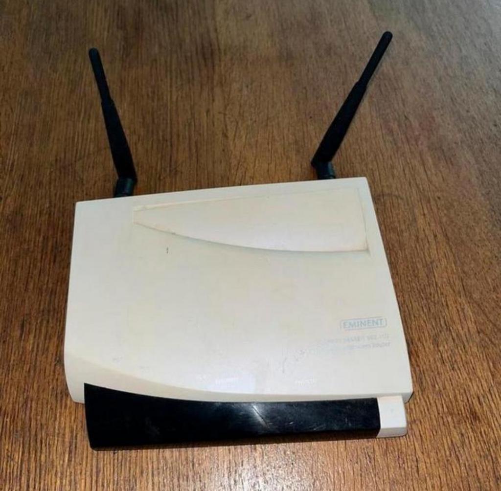 Router Eminent EM4040 nBase 802.11G, Ophalen of Verzenden, Gebruikt, Router