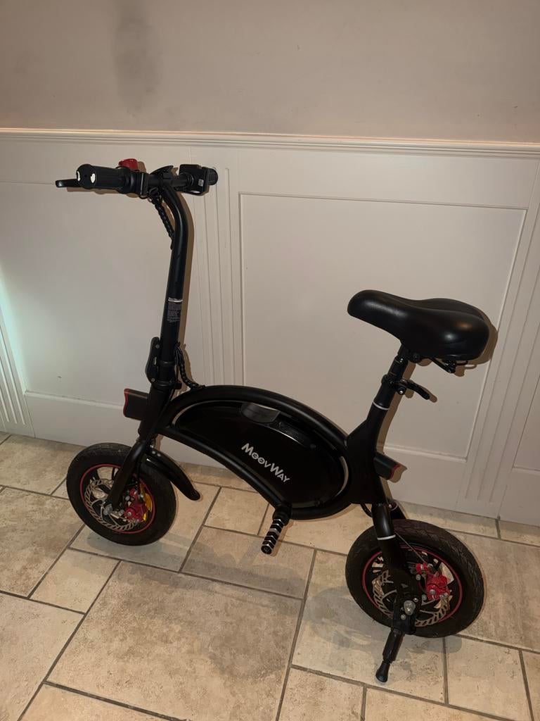 Moovway E-bike B3 - Zwart ( met lader ) bieden, Fietsen en Brommers, Elektrische fietsen, Overige merken, Gebruikt, Ophalen of Verzenden