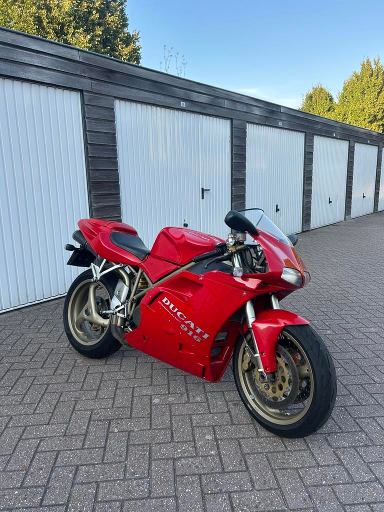 Ducati 916