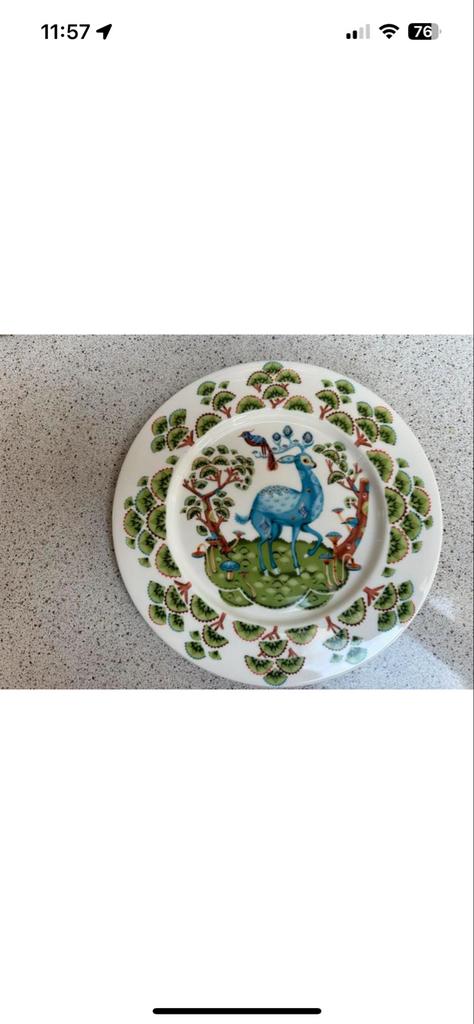 Iittala Satumetsä, bord , per stuk, Gebruikt, Keramiek, Ophalen of Verzenden, Bord(en)