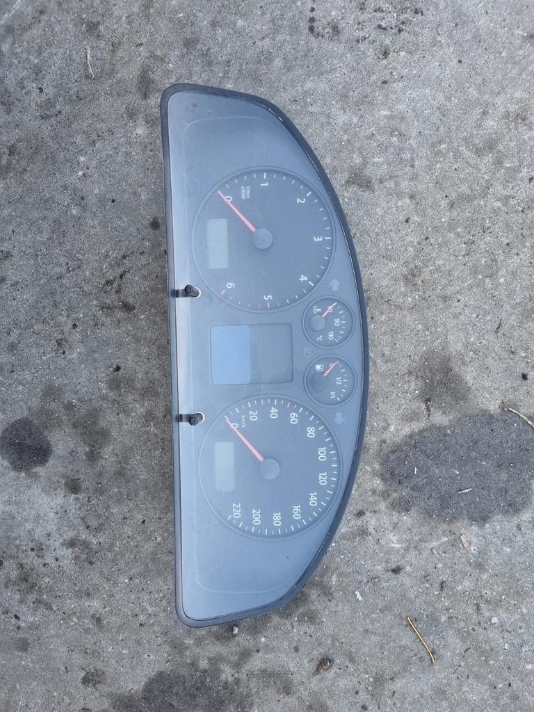 Klok vw t5 2006 werkend, Ophalen of Verzenden