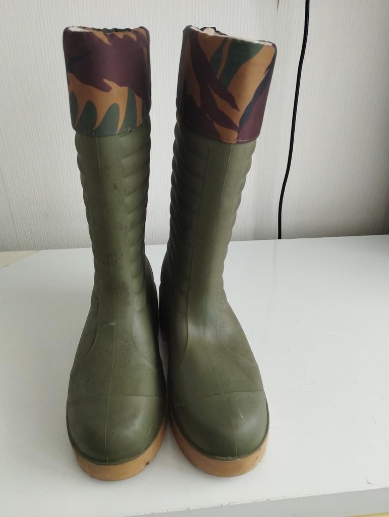 1 paar groene laarzen,  camouflageprint en gevoerd maat 44, Ophalen