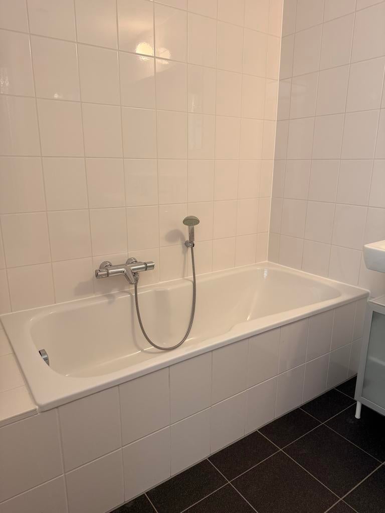 Badkamer set Villeroy & Boch + Grohe (bad + douche), Ophalen, Gebruikt, Met bad