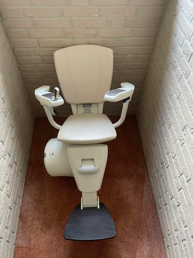 Traplift goedwerkend 2019, Diversen, Trapliften, Ophalen, Zo goed als nieuw