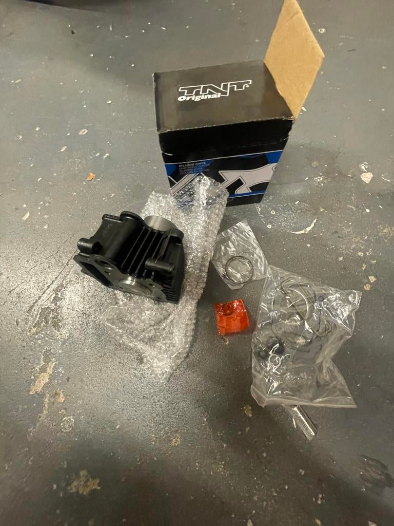 TNT 49 cc cilinder, Fietsen en Brommers, Ophalen of Verzenden, Nieuw, Cilinder, Overige merken