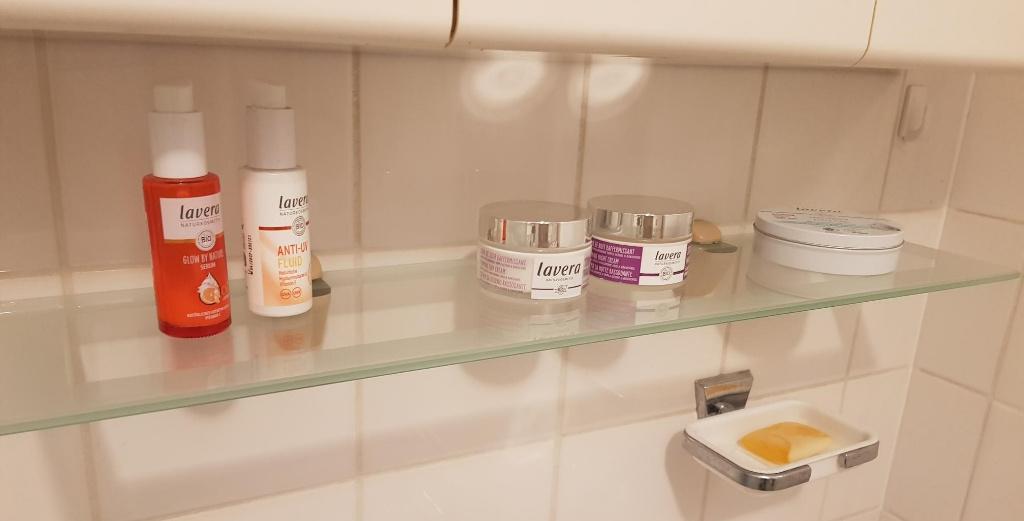 planchet zwevend glazen plankje badkamer toilet plank glas, Ophalen of Verzenden, Zo goed als nieuw, Overige kleuren, Overige typen