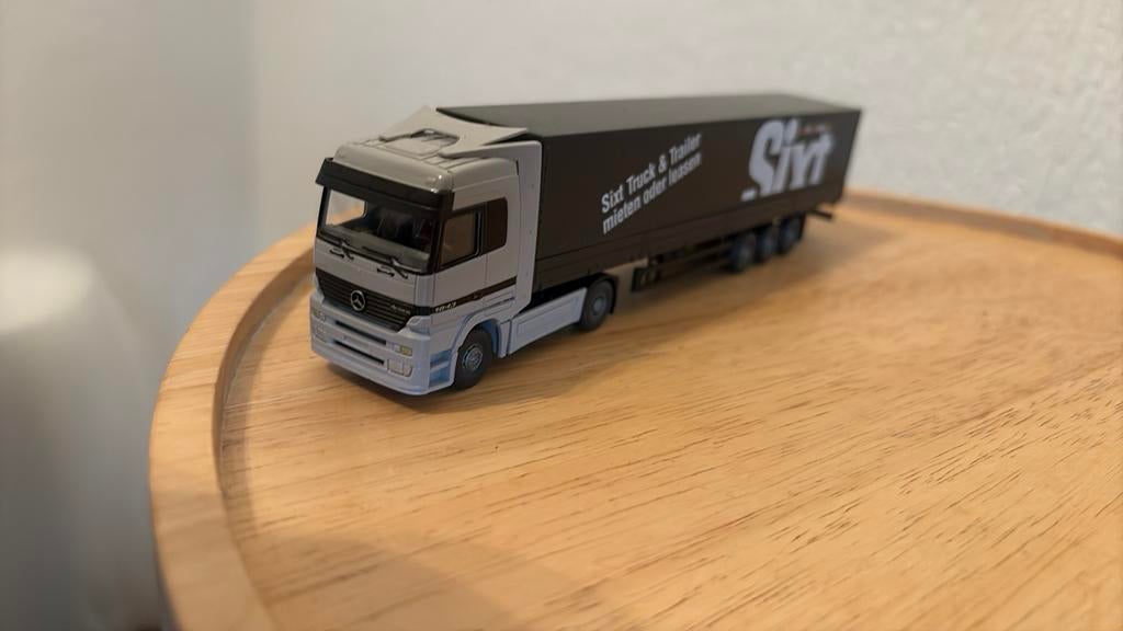WIKING MERCEDES MET OPLEGGER SICT TRUCK& TRAILER. HO 1:87, Ophalen of Verzenden, Zo goed als nieuw