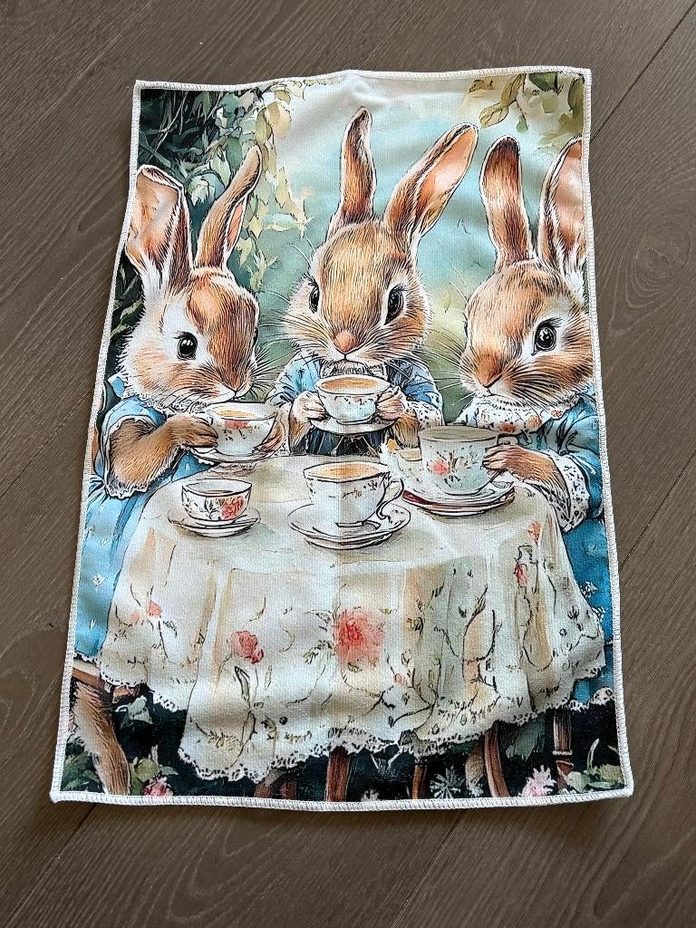 Keukenhanddoek Beatrix Potter v 3 konijnen die thee drinken, Huis en Inrichting, Ophalen of Verzenden, Nieuw, Overige kleuren