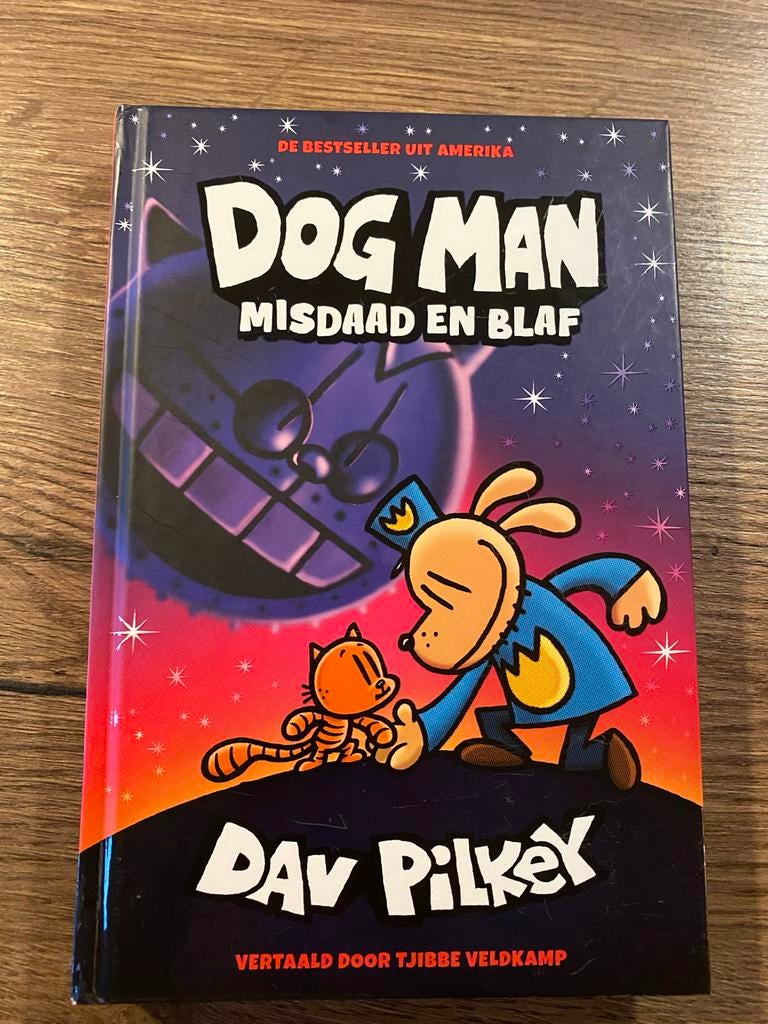 Dog Man: Misdaad en Blaf - Dav Pilkey (Nederlands), Boeken, Kinderboeken | Jeugd | onder 10 jaar, Ophalen of Verzenden, Gelezen