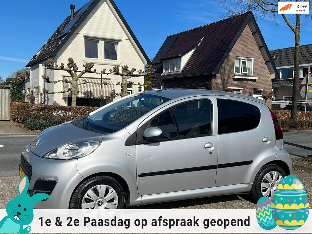 Peugeot 107 1.0 Exclusive 72.000 km Onderhoudboekjes, Voorwielaandrijving, Euro 5, Stof, Gebruikt