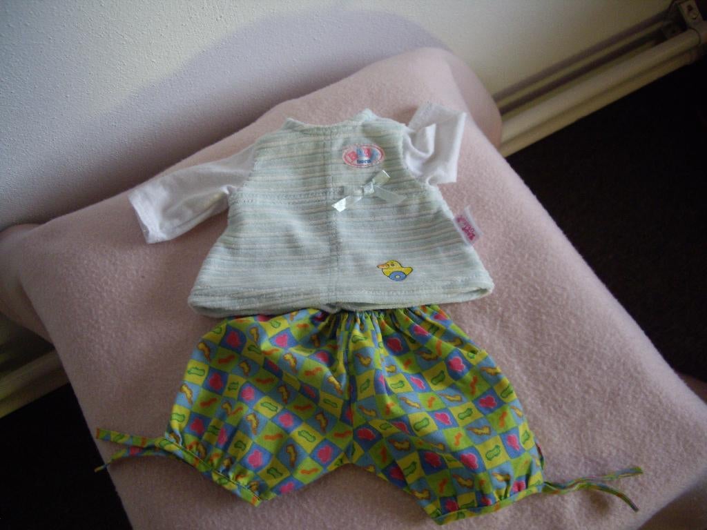 baby born kleertjes €6 per foto, Kinderen en Baby's, Speelgoed | Poppen, Ophalen of Verzenden, Zo goed als nieuw, Babypop