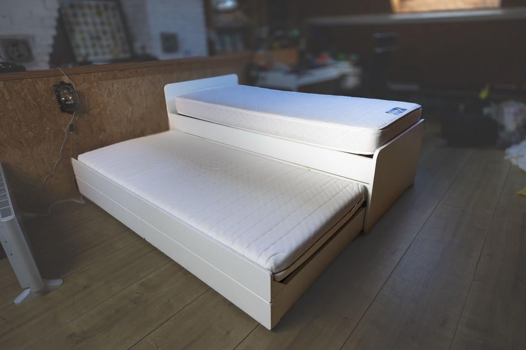 Eenpersoonsbed inclusief logeerbed met laden en matrassen, Ophalen, Modern en functioneel, Verstelbaar, 90 cm