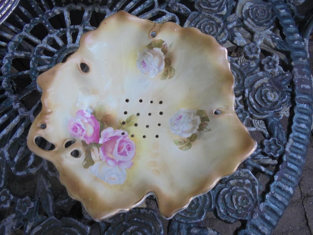 Bladvormige Engelse Fruittest met grote roze roos, Ophalen of Verzenden