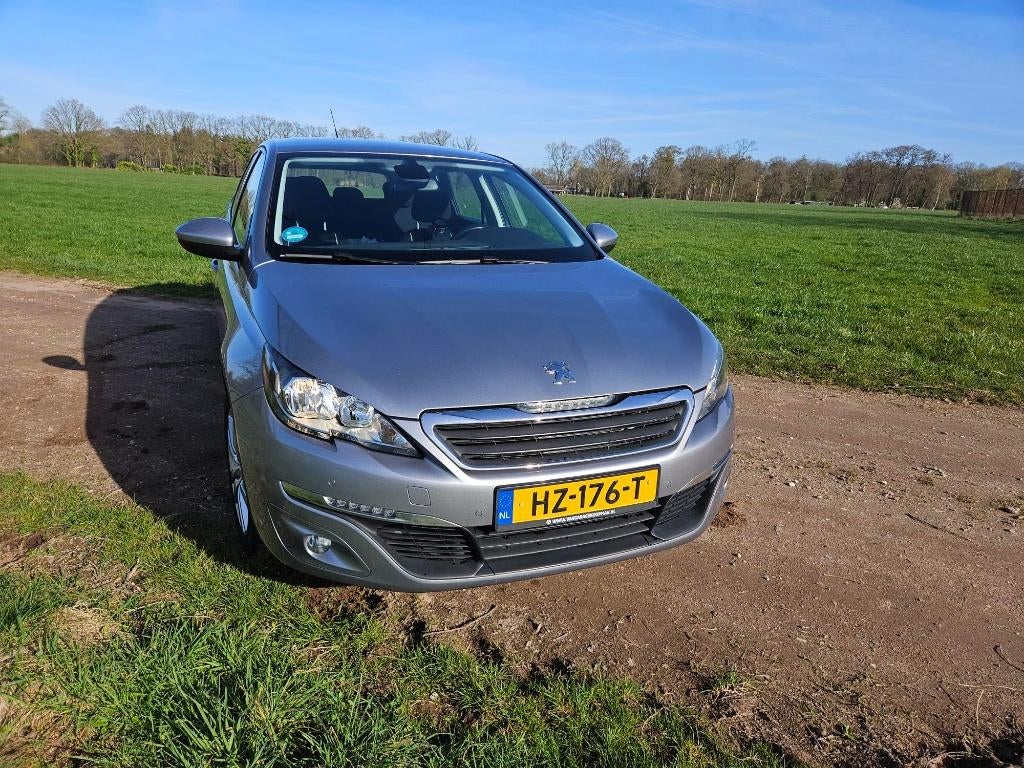 Peugeot 308 1.2 E-thp 130pk 2015 Grijs, Stof, Euro 6, 1199 cc, 1165 kg
