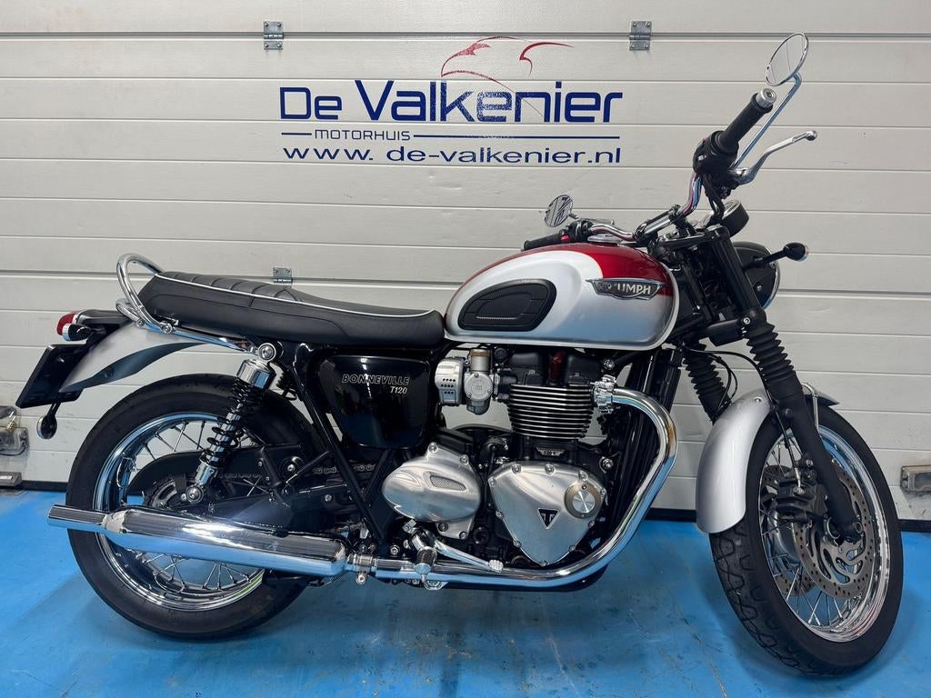 TRIUMPH BONNEVILLE  T 120 (bj 2017), Motoren, Motoren | Triumph, 2 cilinders, Chopper, Bedrijf, Onbekend