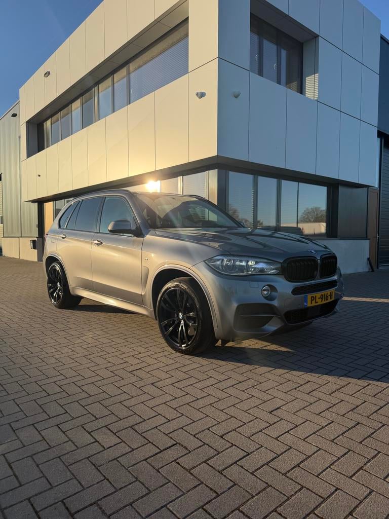 BMW X5 3.0 D M50d Xdrive AUT 2016 Grijs, Auto's, Automaat, 15 km/l, 2165 kg, 2993 cc