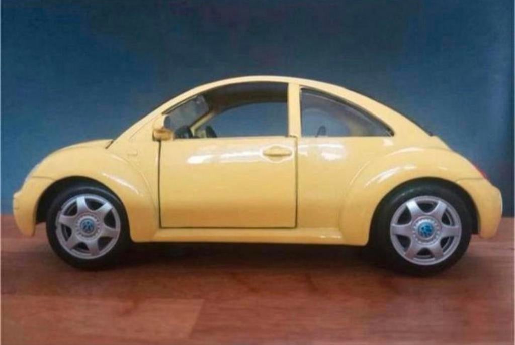 Volkswagen New-Beetle van Maisto schaal 1.25, Ophalen of Verzenden, Zo goed als nieuw, Auto, Maisto
