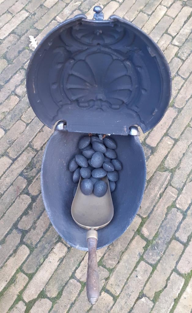 Antieke gietijzeren kolenbak schildpad Pechenard super staat, Antiek en Kunst, Antiek | Woonaccessoires, Ophalen of Verzenden