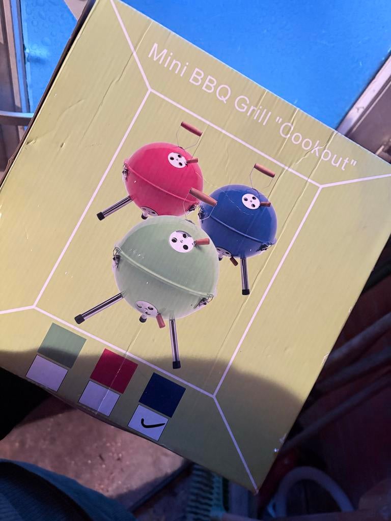 Mini BBQ Grill "Cookout" in doos, Tuin en Terras, Houtskoolbarbecues, Ophalen, Nieuw