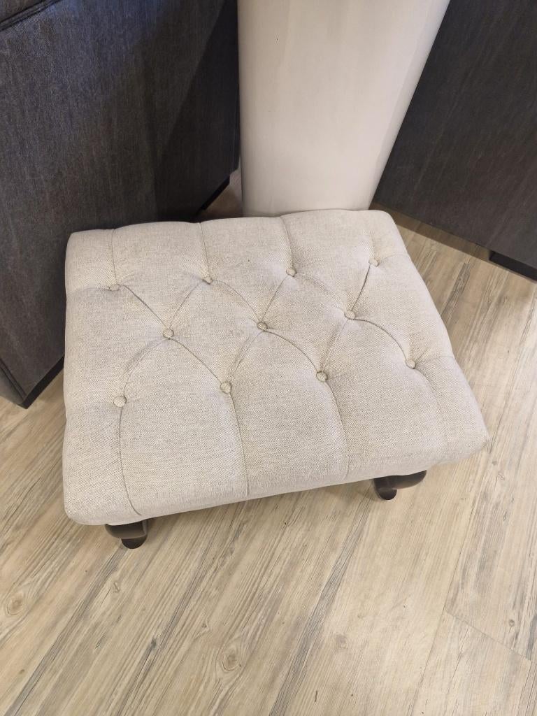 *OPRUIMING* Landelijke Hocker Capiton 50x60 €194 NU €149 (5), 50 tot 75 cm, Ophalen of Verzenden, Stof, Rechthoekig