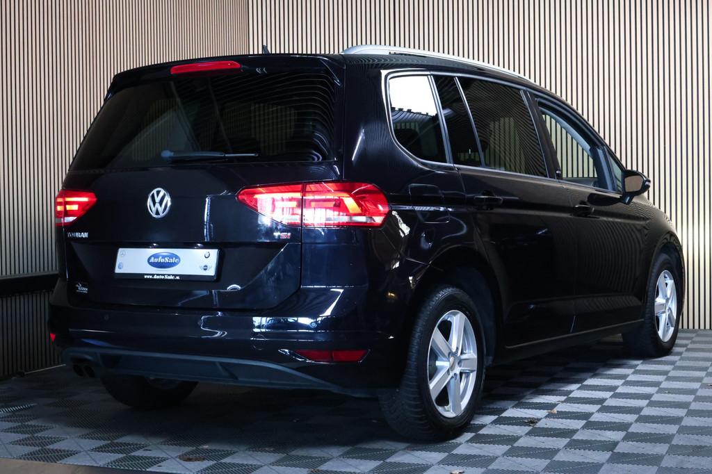 Volkswagen Touran 1.5 TSI Highline Automaat Panodak Navigati, 4 cilinders, 150 pk, 1415 kg, Origineel Nederlands