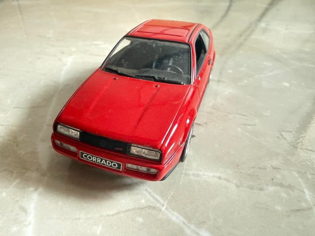Vw corrado 1:43, Ophalen of Verzenden, Zo goed als nieuw, Auto, Overige merken