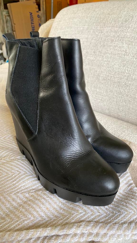 BRONX zwarte plateau enkellaarsjes, Kleding | Dames, Schoenen, Ophalen of Verzenden, Zo goed als nieuw, Zwart