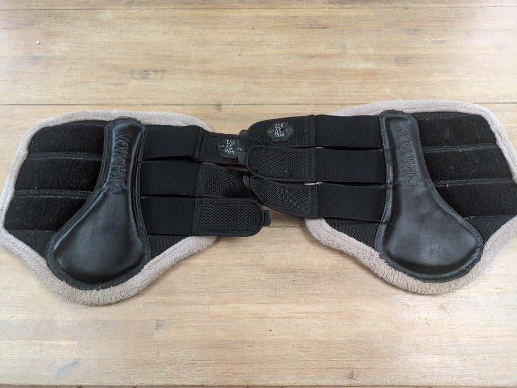 Mooie eskadron beschermers maat L, Dieren en Toebehoren, Ophalen of Verzenden, Zo goed als nieuw, Rijden